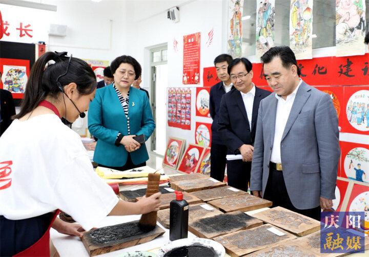 向全市少年兒童致以節(jié)日祝福！黃澤元開(kāi)展“六一”國(guó)際兒童節(jié)慰問(wèn)活動(dòng)